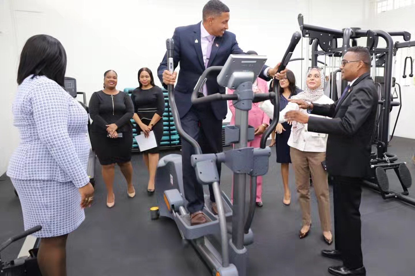 los-bajos-recomissioning-6